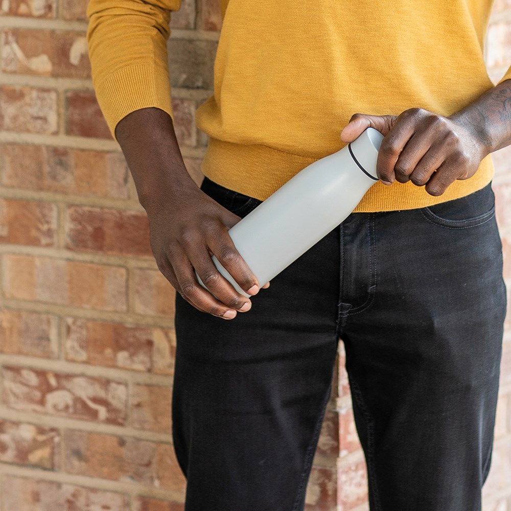 Acuara Trinkflasche aus recy.Edelstahl, 630 ml. Doppelwandig - Weiß