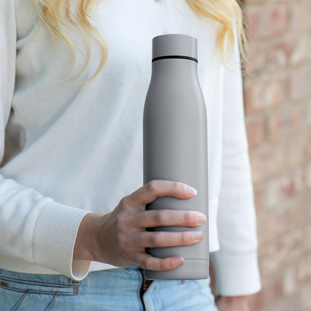 Acuara Trinkflasche aus recy.Edelstahl, 630 ml. Doppelwandig - Silber