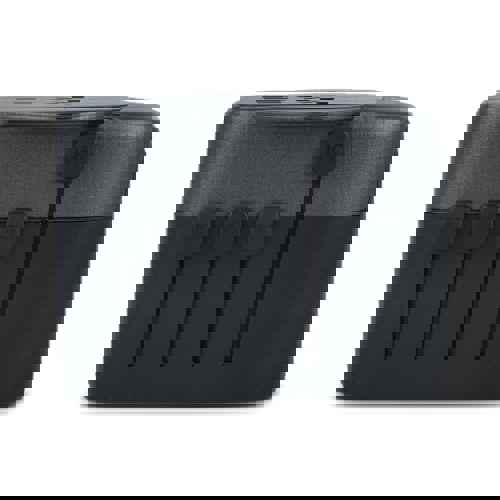  PowerPro Reiseadapter aus recyceltem Kunststoff