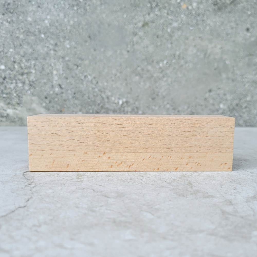 A5-Menühalter aus Buche mit Acrylhalter 150×40×40 mm, Nut 3,5×15 mm, Hartwachs